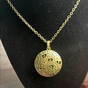 Vintage NRT Gold Tone cheetah print Pendant Necklace